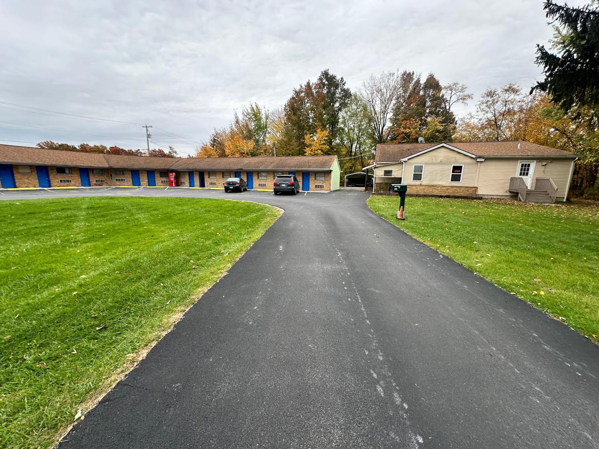 Westgate Manor Motel Austintown & Youngstown Ohio Экстерьер фото